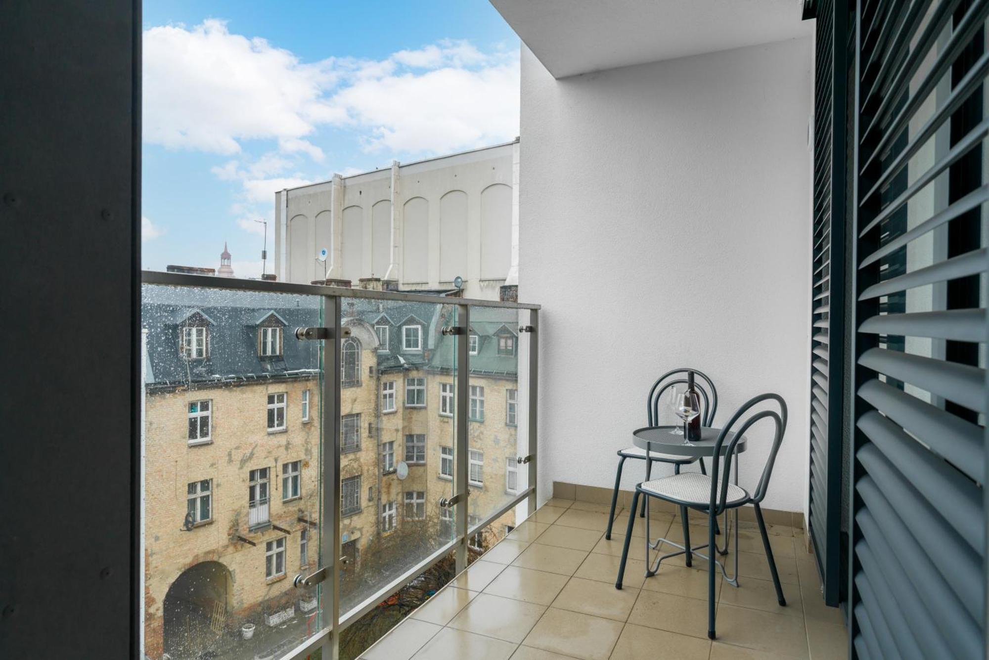 Apartament Black & White Mostowa By Renters Poznań Extérieur photo