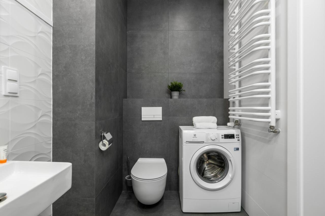 Apartament Black & White Mostowa By Renters Poznań Extérieur photo